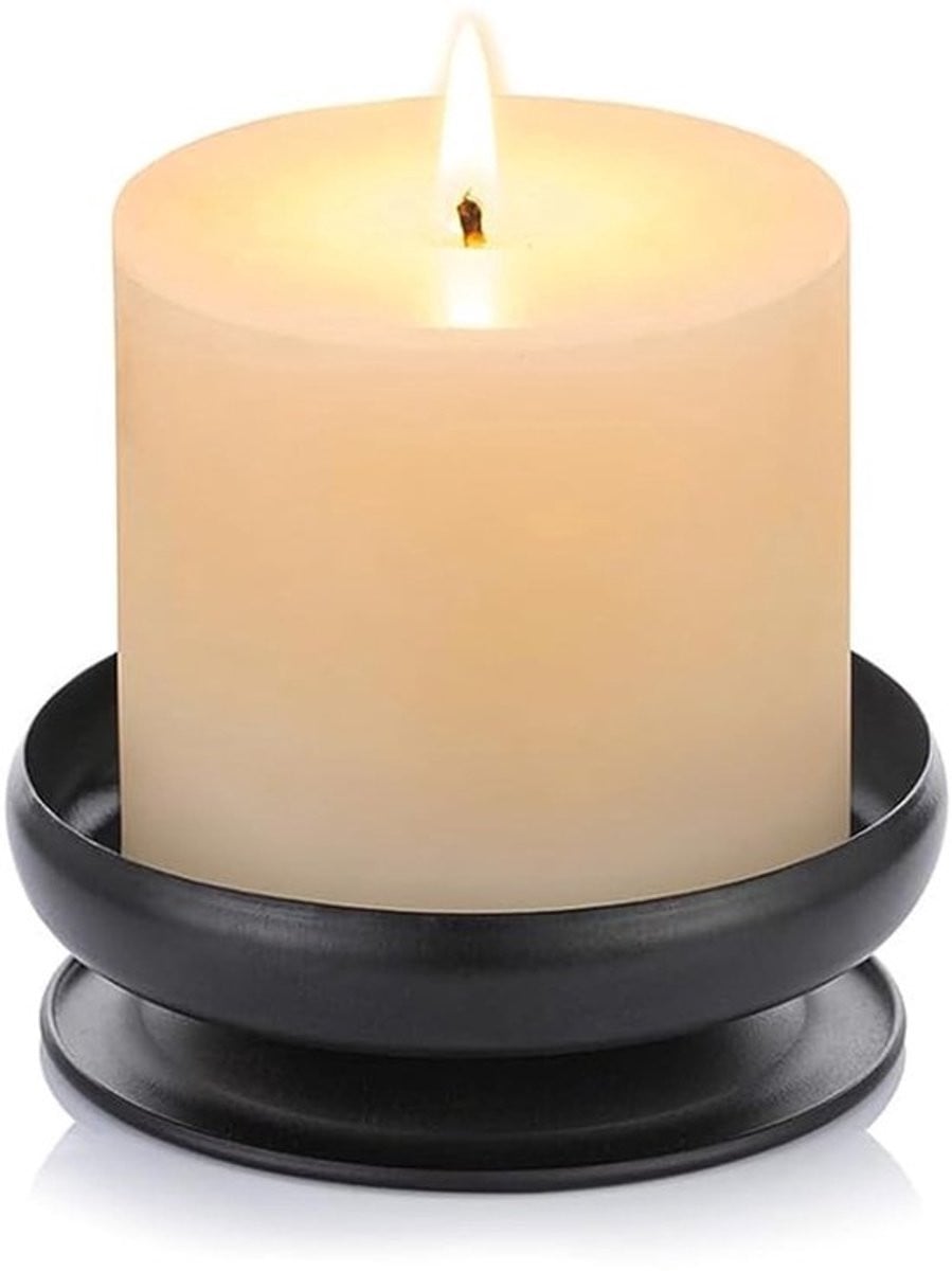 Moderne metalen kaarsenstandaard en decoratieve kandelaar met een diameter van 10 cm en een doorn van 1 cm
