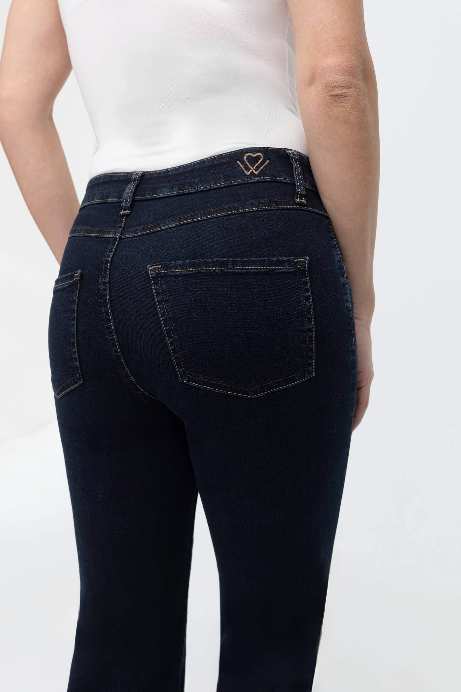 wonderjeans "Relaxed Straight" Cool, modern und vielseitig zu stylen