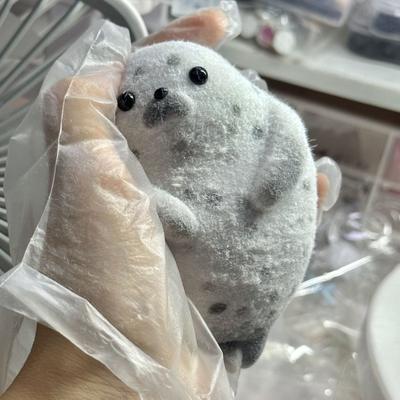 Friendly Fresh Finds Seal Squeeze Toy Super Soft Stress Relief Fingertip Toy For Adults, Slow Rebound Antistress Gift grey