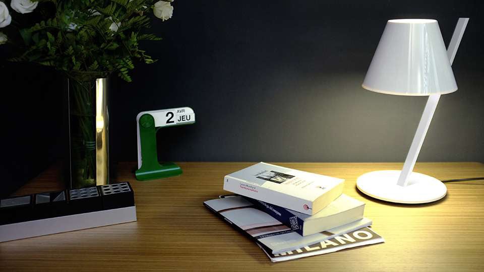 Artemide La Petite Tischleuchte (schwarz) schwarz