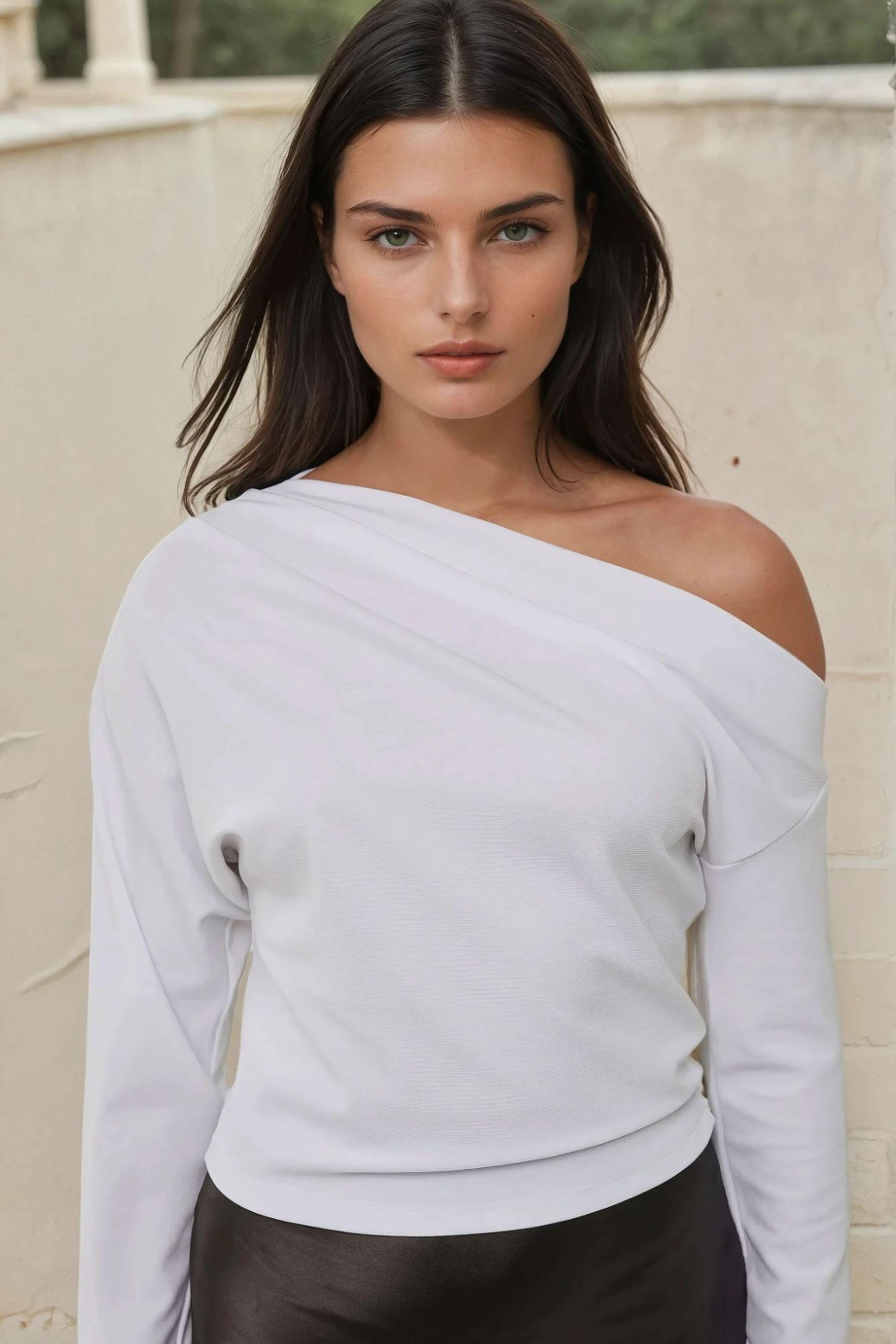 Asymmetrische Hals-Umhangbluse