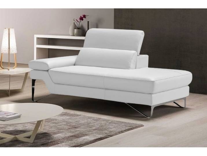 Ottomane EGOITALIANO Princess, elegantes Designsofa mit erstklassigem Sitzkomfort , weiß, B:177cm H:95cm T:108cm, Leder »BULL« (echtes Rindsleder). Geschliffenes, pigmentiertes und behandeltes Rindsleder mit einer Dicke von 1, 3-1, 5 mm. Dieses Leder zeigt eine ziemlich weiche Hand mit einem halb undurchsichtigen Aussehen. Es handelt sich um ein geschütztes Leder. Eine leichte Deckschicht schützt sie vor Flecken, ohne ihre ursprünglichen Eigenschaften zu verändern. Die geschützten Leder kombinieren die Vorteile von Natürlichkeit und Weichheit mit einer guten Beständigkeit gegen Verschleiß und Ausbleichen. Das Vorhandensein der charakteristischen Zeichen, die das Leben des Tieres bestimmen, wie Narben, Körnungsunterschiede, Falten, Adern, Disharmonien in Farbtönen, beweisen ihre absolute Echtheit und großen Wert., Sofas, Ottomane, inkl. verstellbarem Kopfteil und edle Designmetallfüße