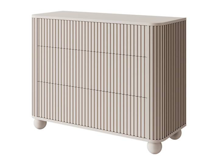 Kommode Arvello mit Fräsungen und drei Schubladen, 93 cm, auf