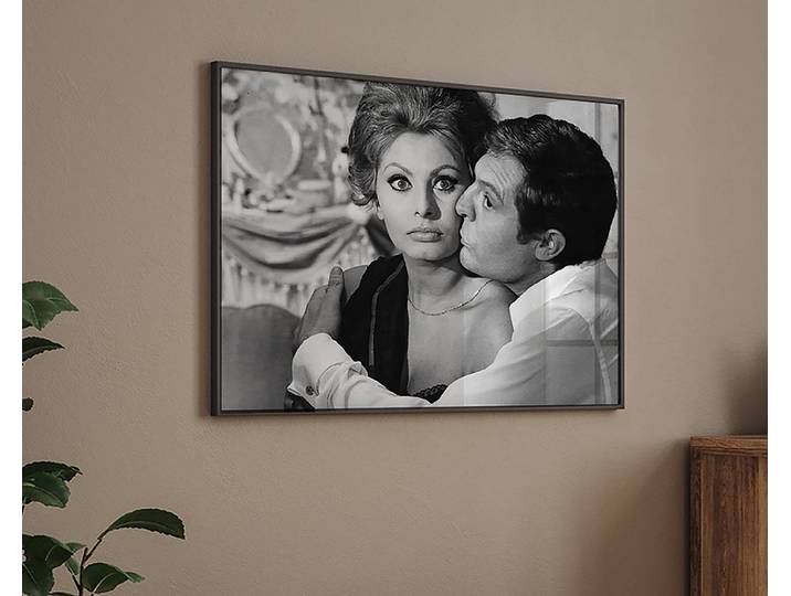 Bild Sophia Loren & Marcelo Mastroianni Rahmen: Buche Massiv, lackiert Abdeckung: Acrylglas Multicolor 63 x 83cm