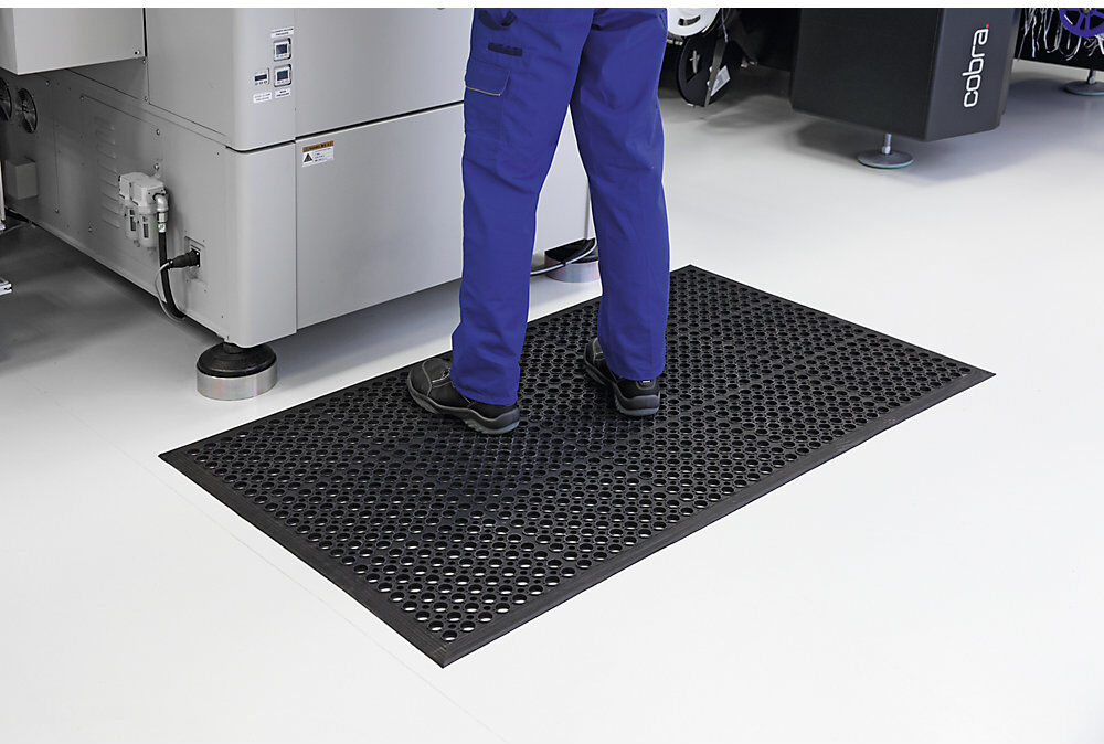 Gelochte Gummimatte Rampmat, LxBxH 1500 x 900 x 12 mm, Gummi schwarz COBA