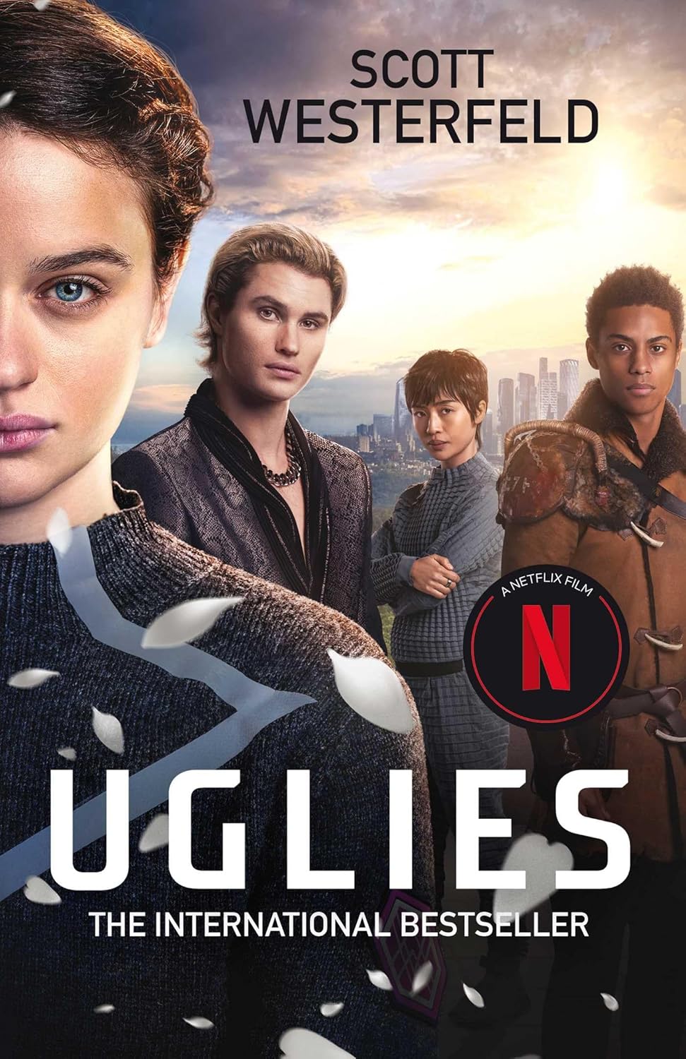 Simon & Schuster Children's UK Uglies by Scott Westerfeld - Uglies Series Book 1 - Paperback - Young Adult Dystopian Fiction - Now a No.1 Netflix Film - Ages 12+