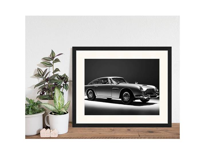 Tableau déco Aston Martin B5 Cadre : hêtre massif verni Revêtement : plexiglas Noir 53 x 43cm