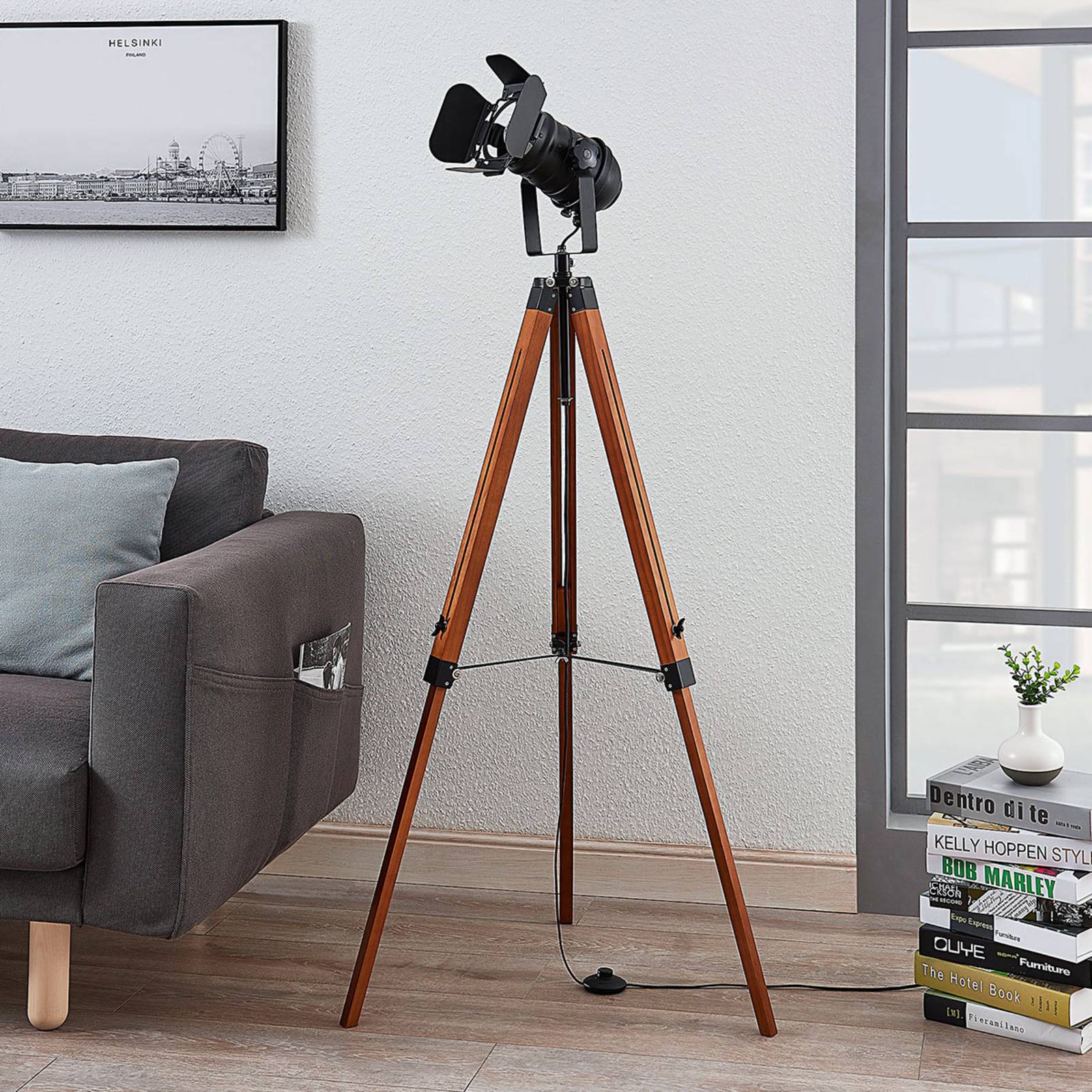 Gulvlampe Hilma Lindby, Brun/rust, Stue/spisestue, Træ, Industrielt design