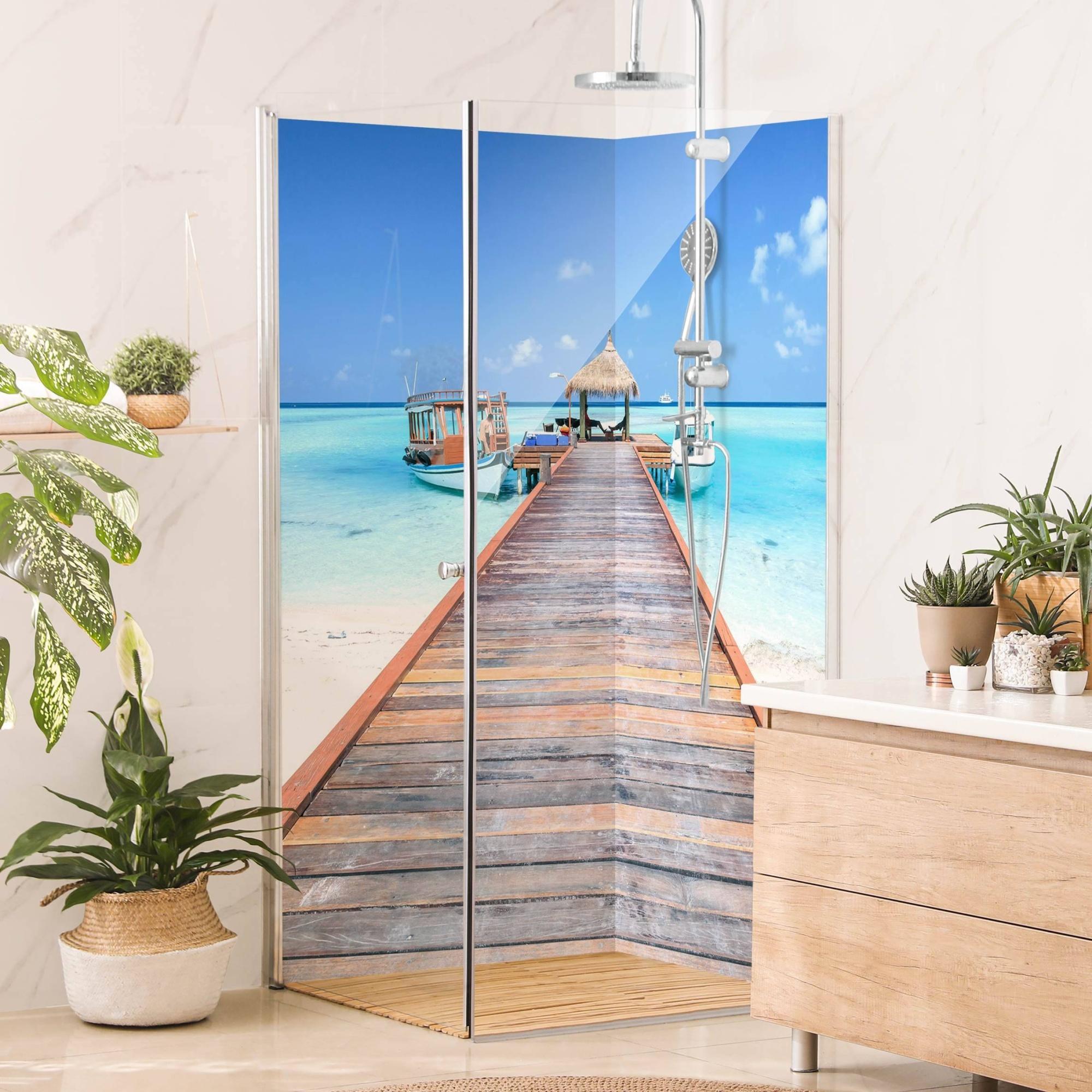 Duschrückwand Strand selbstklebend - 0.61 mm Wandpaneel wasserfest Steg blau 3D-Effekt Maritim Badrückwand fugenlos Premium matt 110x190 cm
