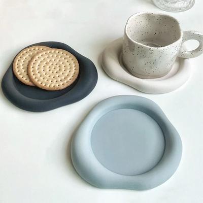 Uplifted Finds Cloud Shape Silicone Coasters High Performance Imitation Ceramic Heat Insulation & Non Slip Drink Mat s4