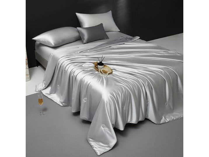 Couverture en soie avec 100% soie de mûrier, couverture d'été remplie de climatisation, légère et Ultra douce, couette d'été fine