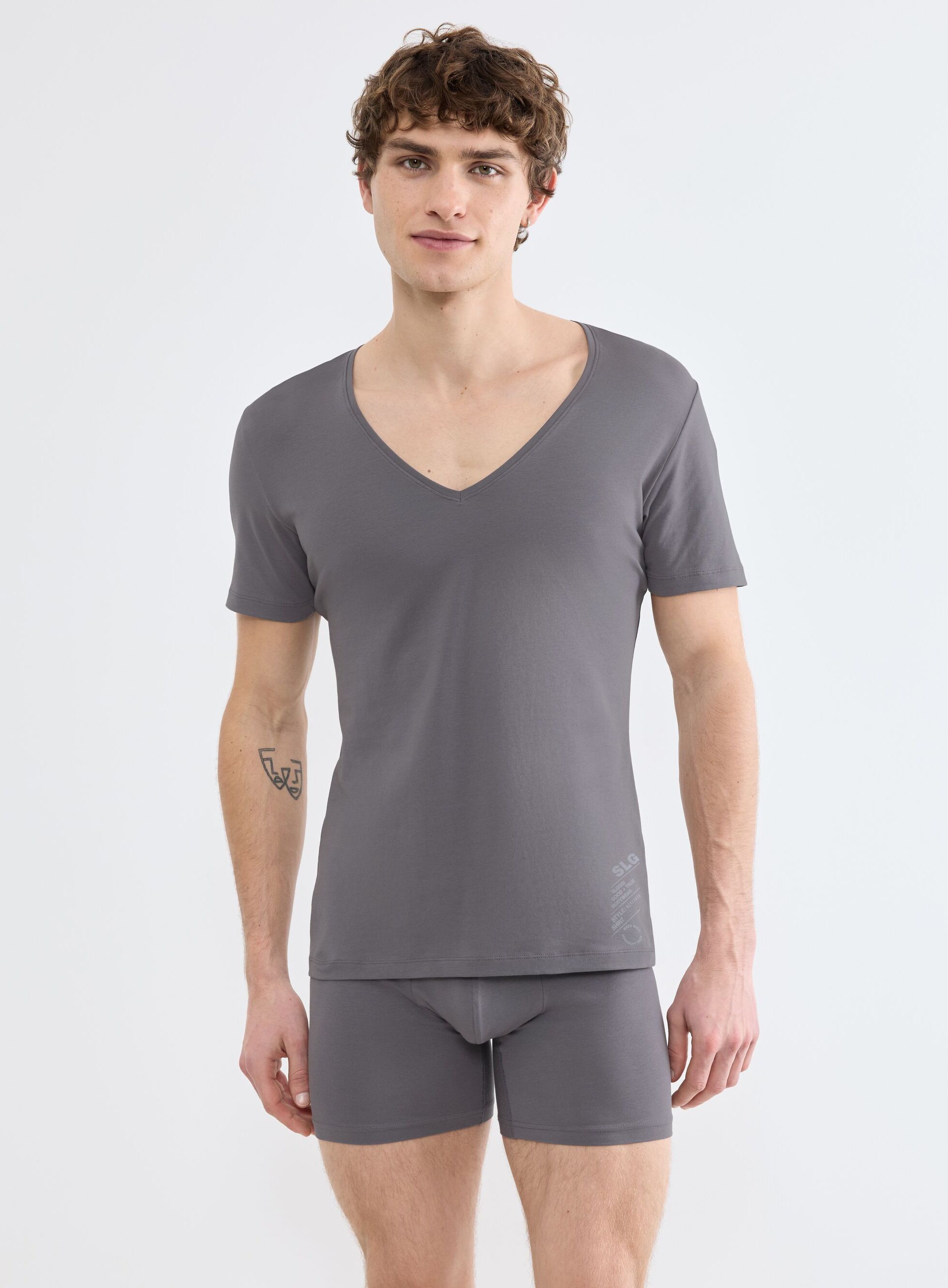 Unterziehshirt SLOGGI "SLG Base V Neck Shirt", Herren, Gr. M, N-Gr, grau (shiver), Single Jersey, Obermaterial: 95% Baumwolle, 5% Elasthan, Unterhemden, weiches und edles Material