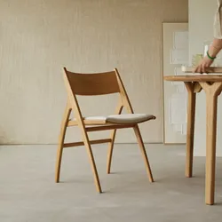 Clara - Stuhl aus Eiche und Stoff in Ecru