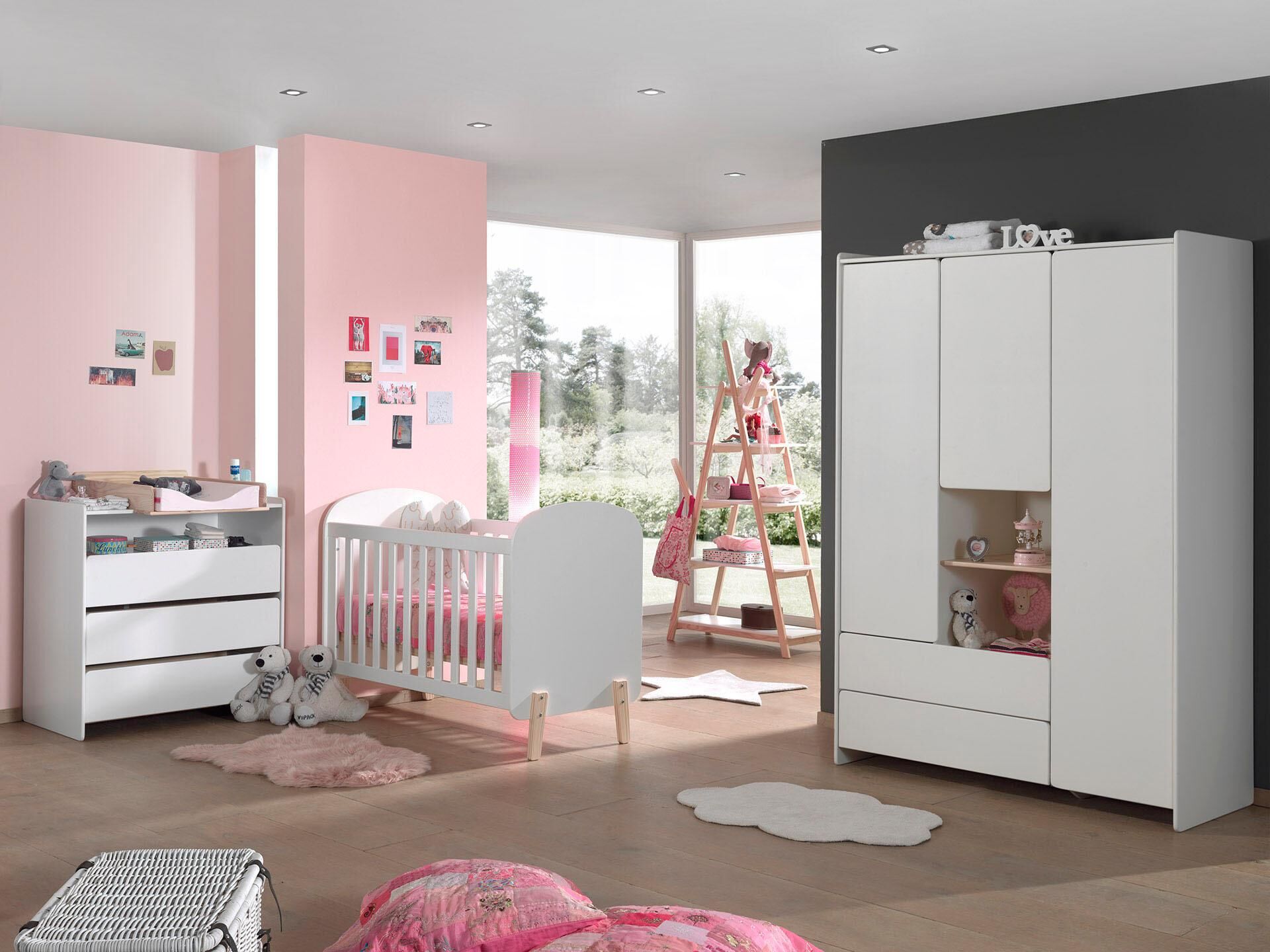 Kleiderschrank VIPACK "Kiddy, mit funktioneller Einteilung und 2 Schubladen, stabil gebaut", weiss (weiß), B:133cm, Schränke, Kleiderschrank, MDF-Oberfläche weiß B/H/T: 133cm, Türen: 3 Stk.
