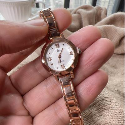 Fusion Finds Elegant Women's Quartz Watch Minimalist Ladies Bracelet Watch For Everyday Style golden