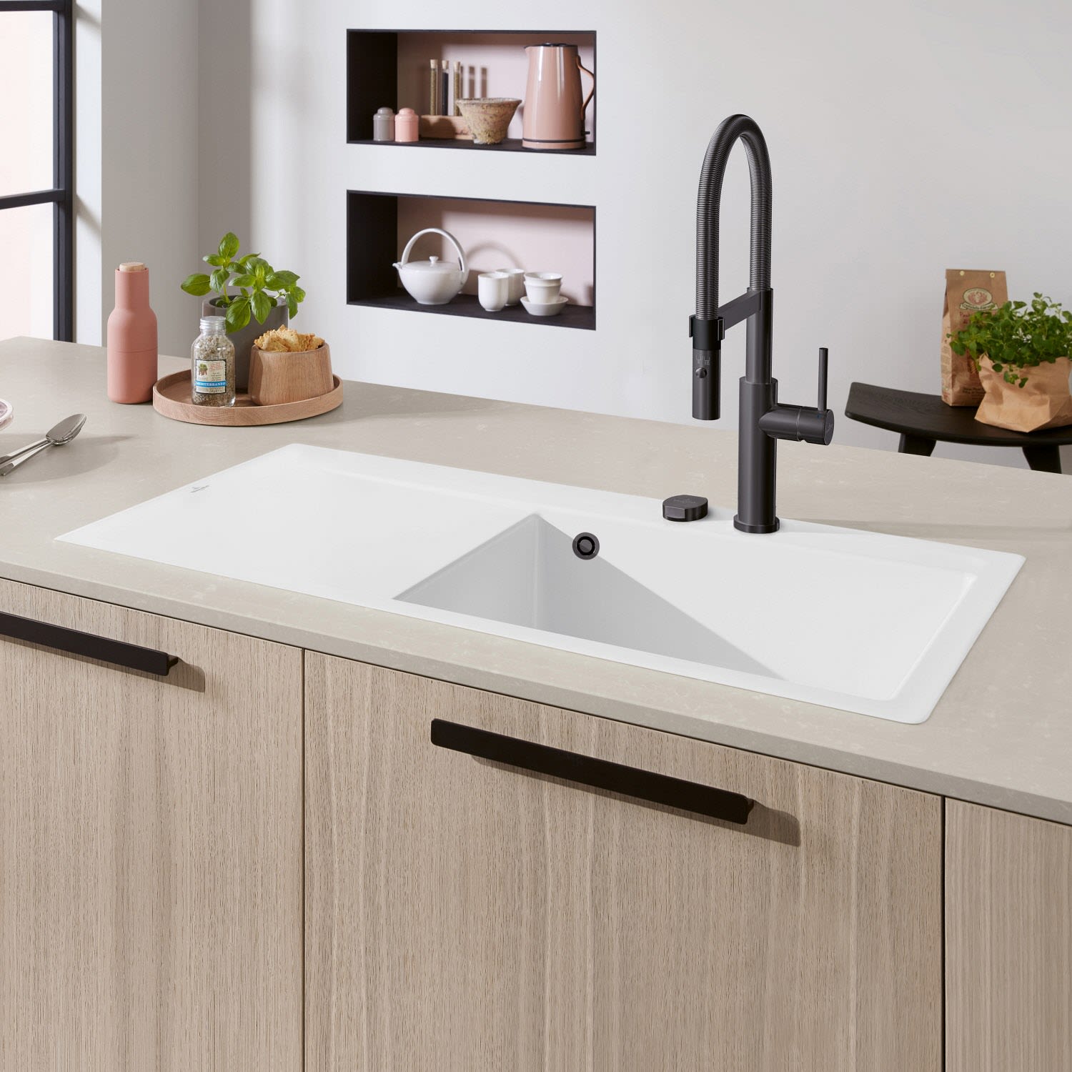 Villeroy & Boch Subway Style 60 flat, drain excenter, basin on the right 33612FR1
