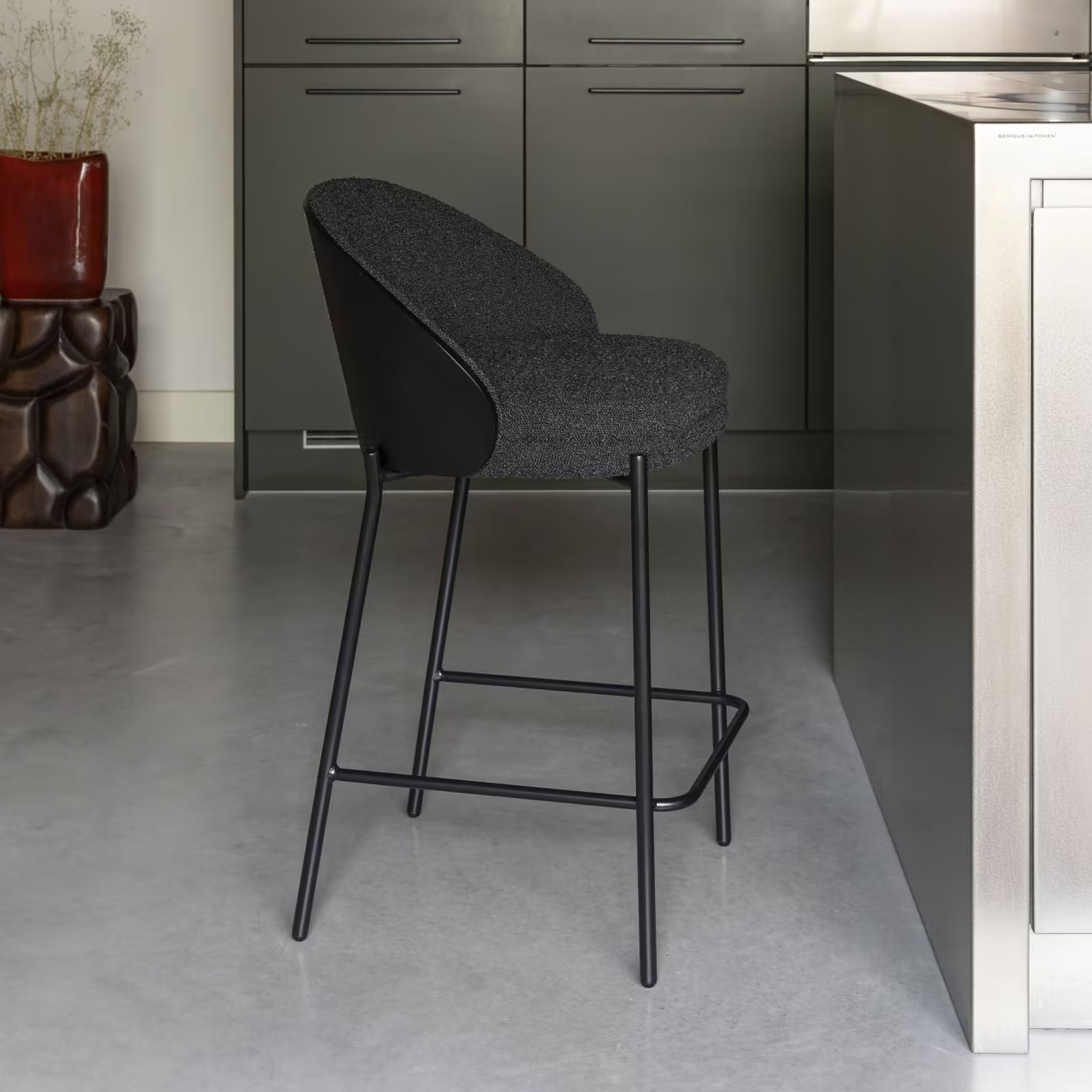 Dutchbone Barkruk Rodin Essenhout en Bouclé - Zwart - Zithoogte: 65 cm