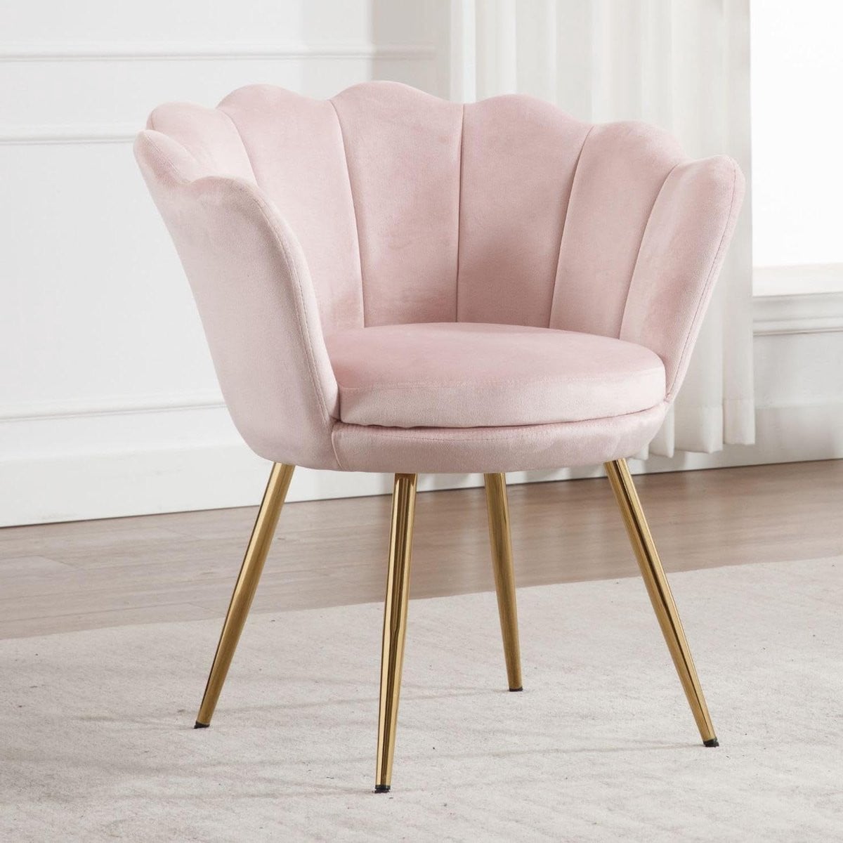 Lichtroze Fluwelen Schelpstoel Lounge met Gouden Poten