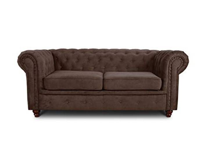 Sofnet - Sofa Chesterfield Asti 2-Sitzer (Braun, Capri 45) Couchgarnitur, Polstersofa, Glamour Design, Strukturstoff, Holzfüße, komfortabel für Wohnzimmer