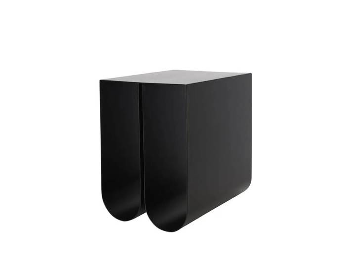 Kristina Dam Studio Table d appoint Curved black'