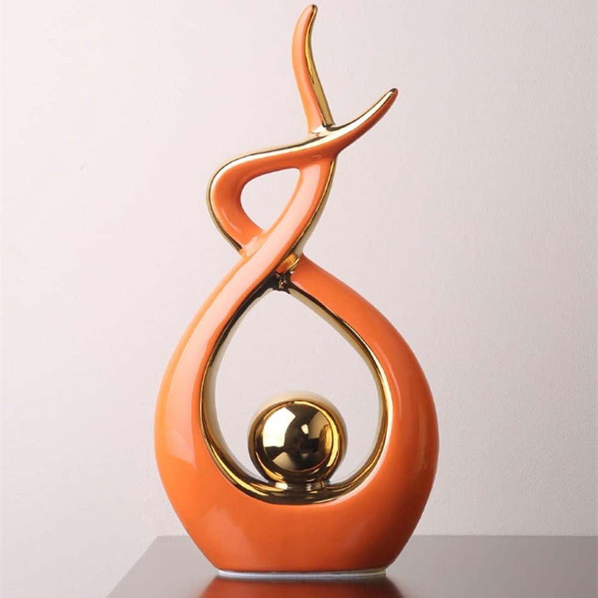 Modern abstract keramisch beeld voor woondecoratie en tafeldecoratie