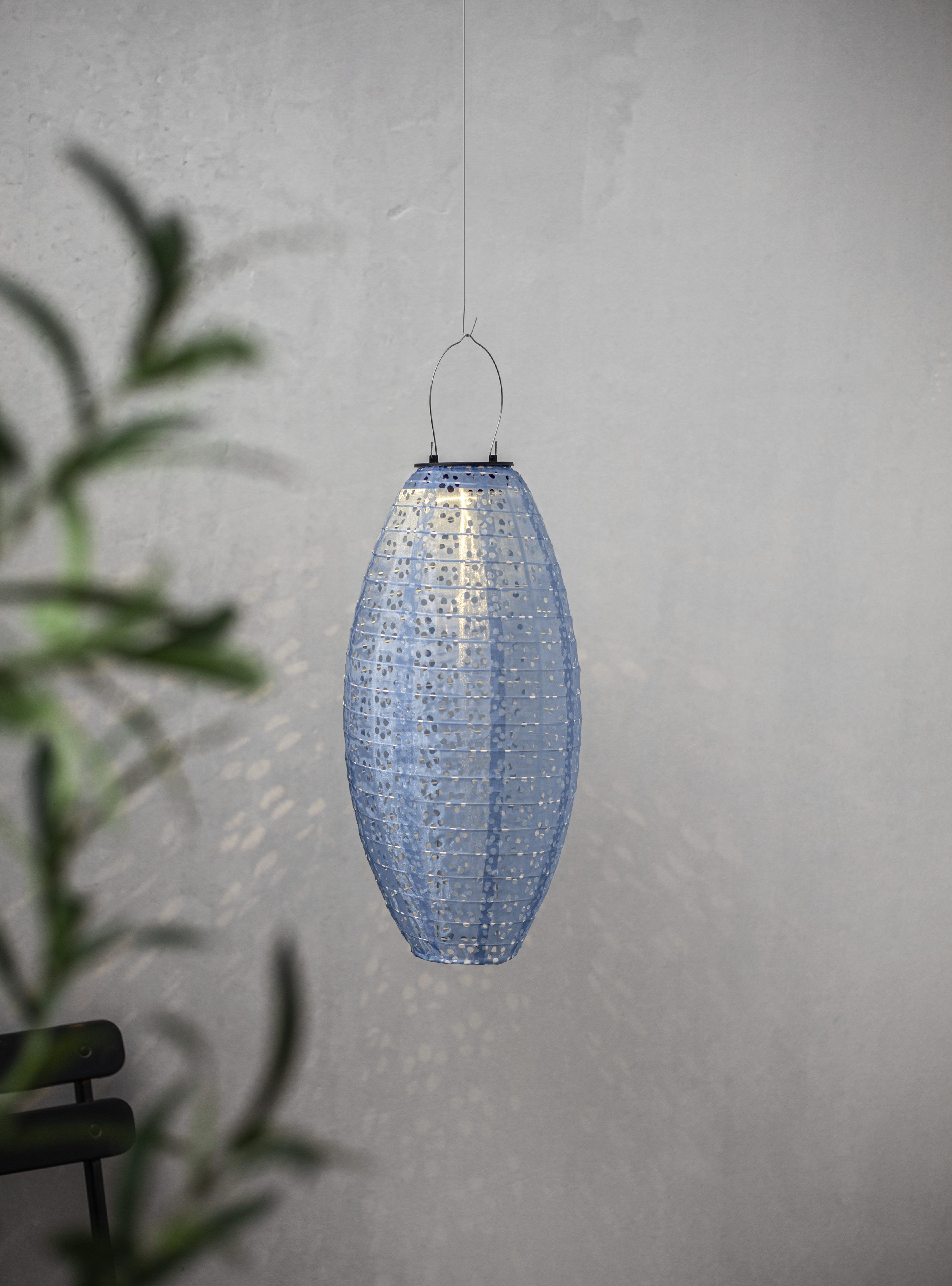 LED Solarleuchte "Solar Dekoration Festa", blau, B:20cm H:40cm L:20cm T:20cm Ø:20cm, PARFORCE TRADITIONAL HUNTING, Leuchten, LED Solarleuchte, Solar, Dämmerungssensor, Lochmuster mit Schatteneffekt