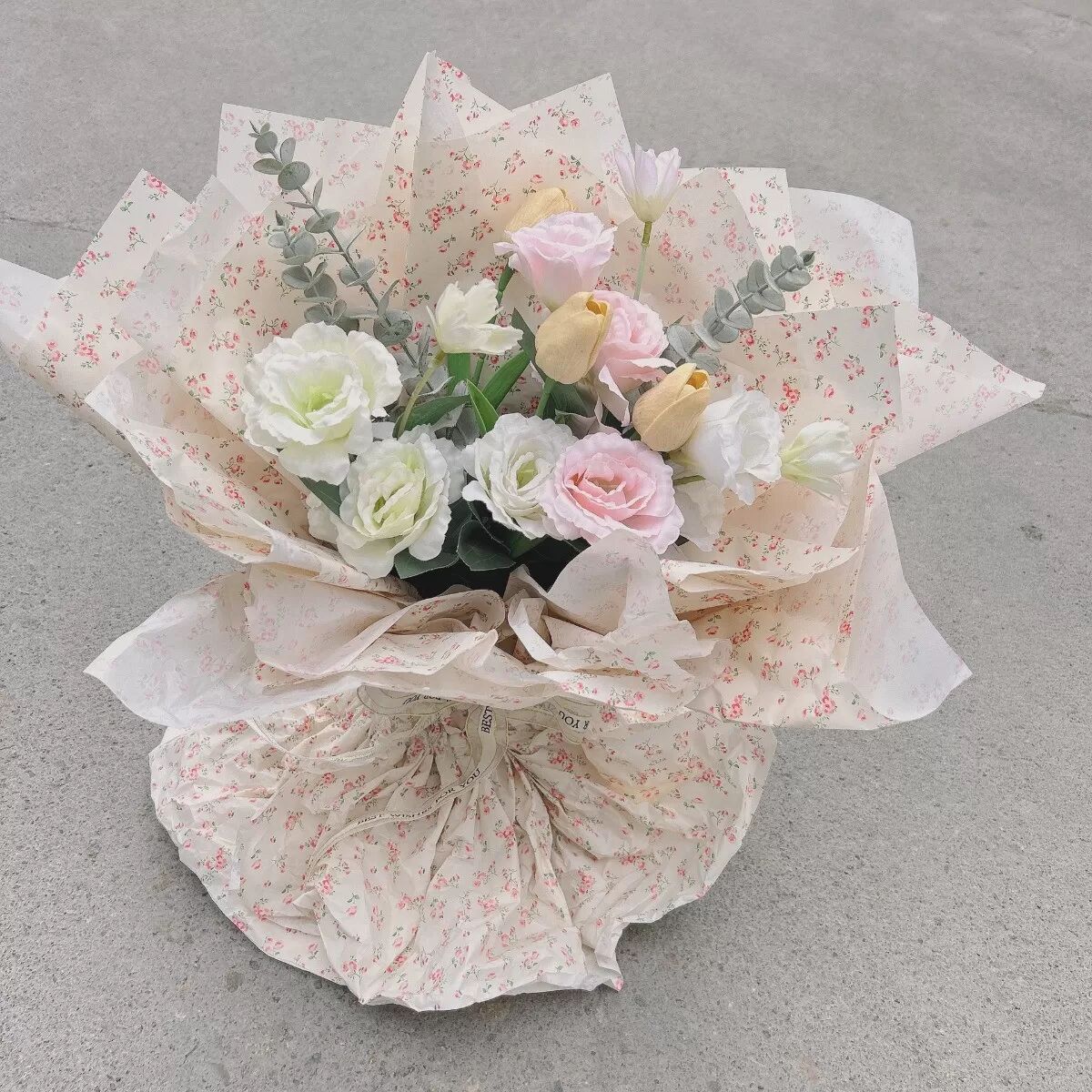 INF Blaues Seidenpapier mit Blumendruck 50x35cm, 100 Blatt - Für Geschenkverpackung & Basteln