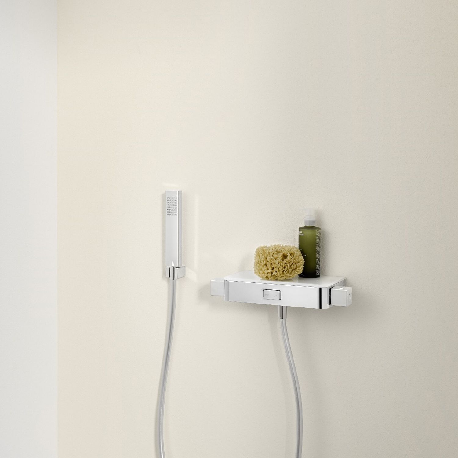 HSK Design-Handbrause eckig mit Brauseschlauch und Halterung