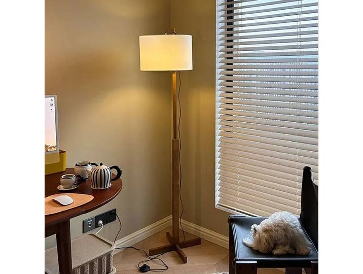 Lampadaire en bois relevable en tissu minimaliste Wabi-sabi lampadaire réglable en bois massif pour salon chambre lampe sur pied en bois