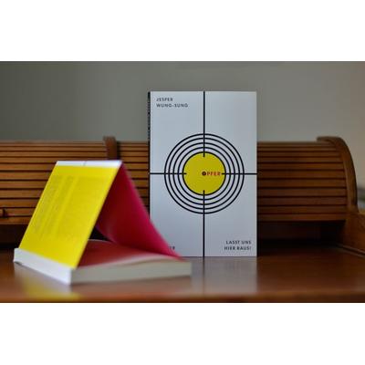 Opfer, Taschenbuch von Jesper Wung-Sung, Carl Hanser