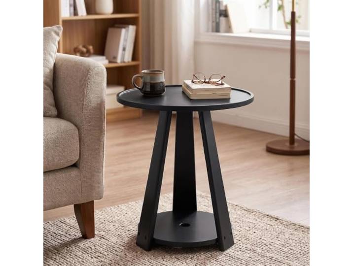 Beistelltisch Rund Aus Holz, 2 Ebenen mit Ablage, Sofatisch Fürs Wohnzimmer Erhöhter Rand, Offene Ablage und Stabile Dreiecksbasis für Sicheren Stand; Praktisch Neben Couch, Sessel Oder Bett Im Alltag