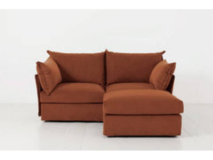 Zweisitzer-Sofa Model 06 mit Chaiselongue rechts, Umbrabraun