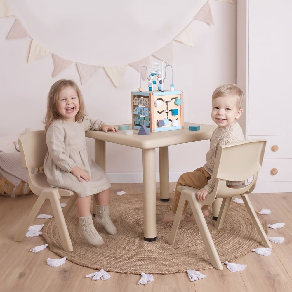Bieco Mesa infantil plástico beige para juegos y meriendas interior/exterior