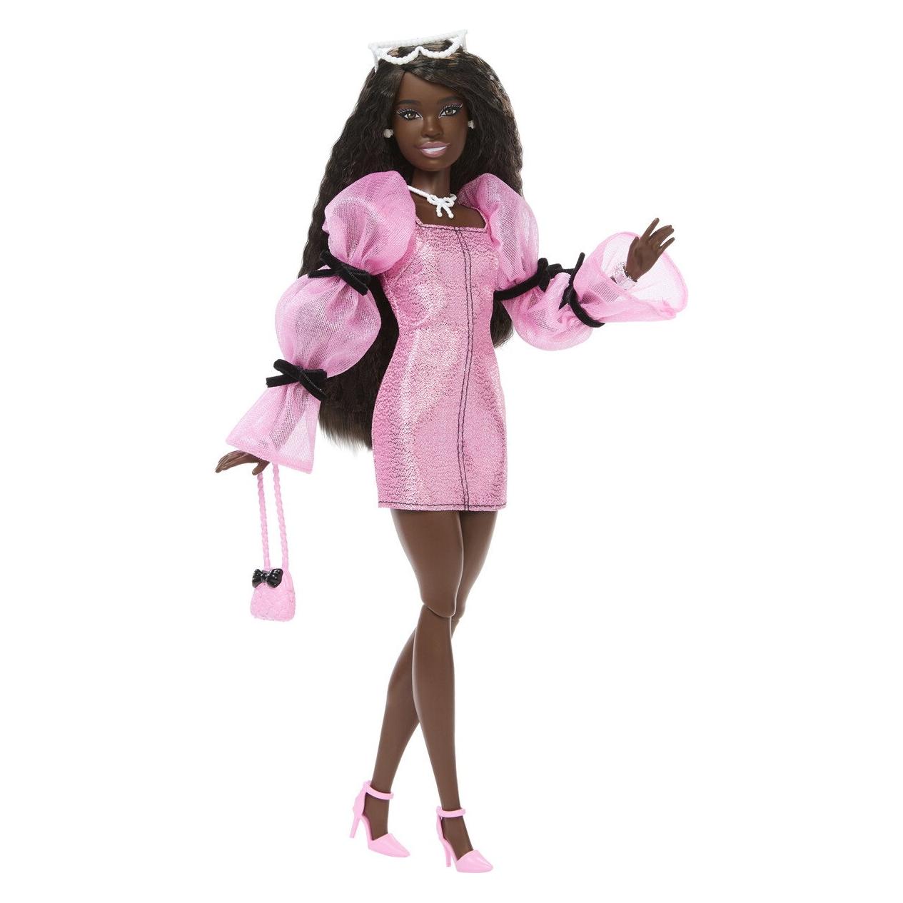 Barbie Deluxe-Style-Puppe Nr. 14 in einem metallisch-rosa Barbiecore-Kleid mit Puffärmeln und braunen (JJN75)