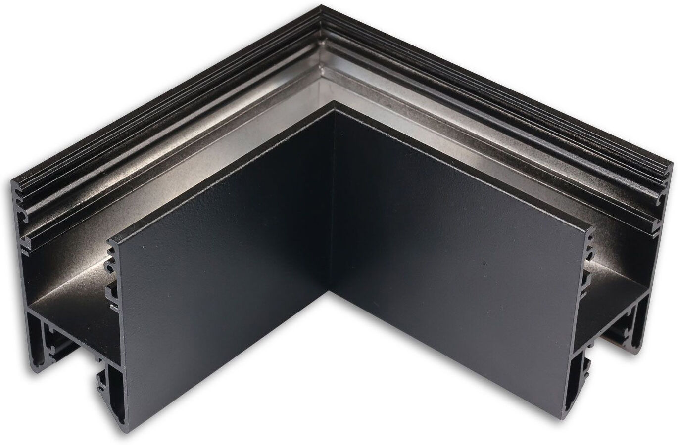 Isoled Halon 90° Eck, Geschweißt, 120x120mm, Schwarz Ral 9005, Exkl. Cover