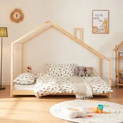 Hausbett Siuntio mit Matratze 140x200cm Natur [en.casa]