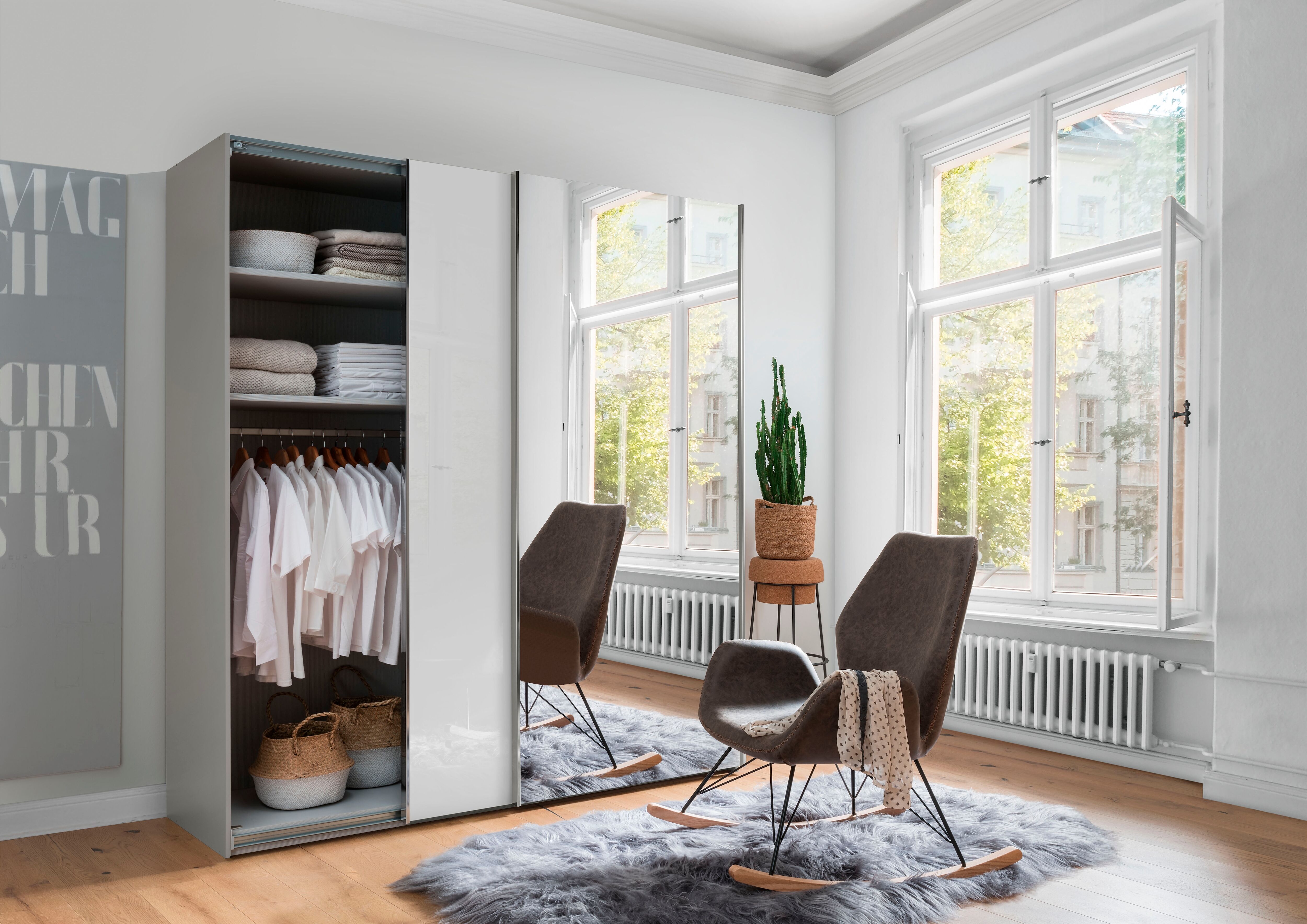 Schwebetürenschrank WIEMANN "Monaco", grau (kieselgrau, dekor, glas weiß, kristallspiegel), B:148,9cm H:217cm T:67cm, Floatglas, Holzwerkstoff, Schränke, Schwebetürenschrank, mit Glasfront sowie hochwertigen Beschlägen kieselgrau, dekor, glas weiß, krista