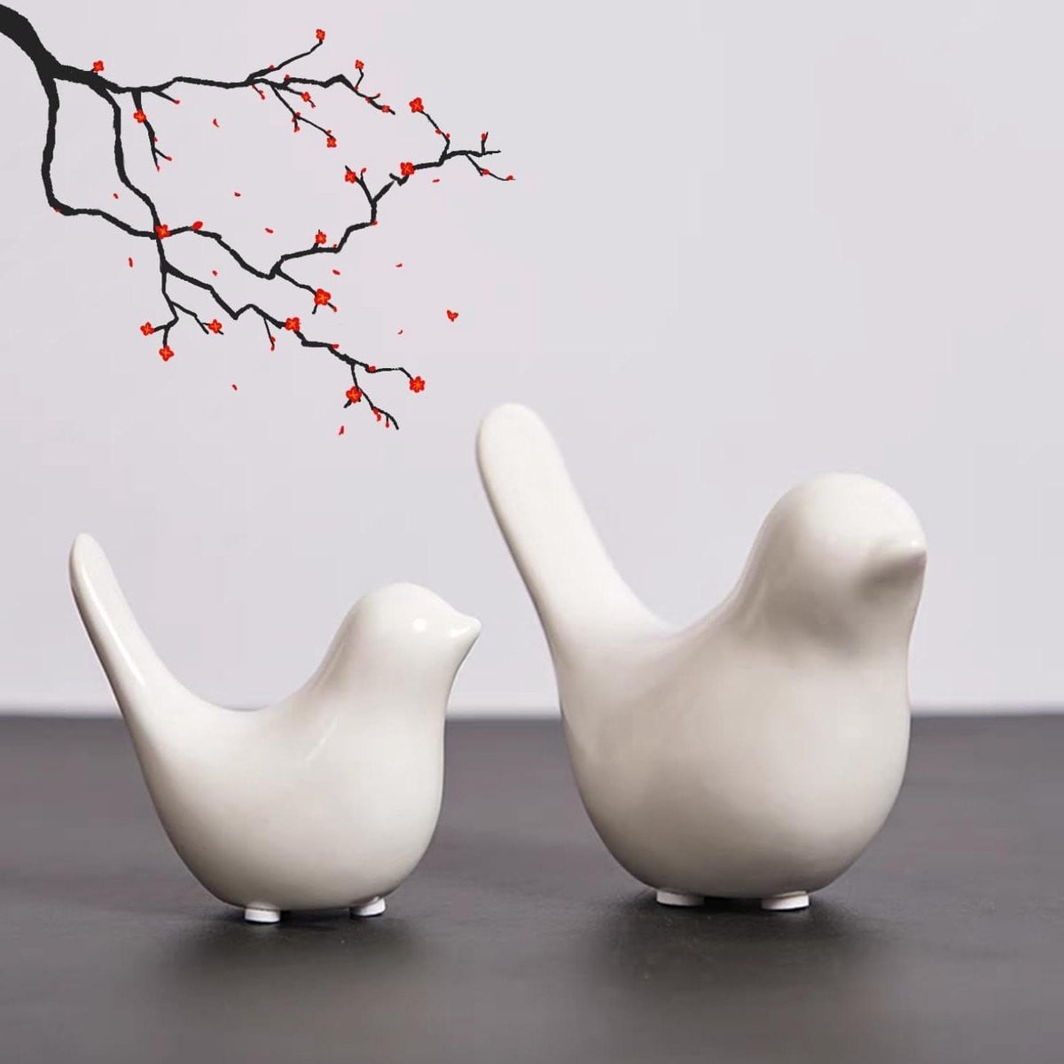 Set van 2 witte keramische vogel beeldjes voor decoratie van je tafelblad of woonkamer