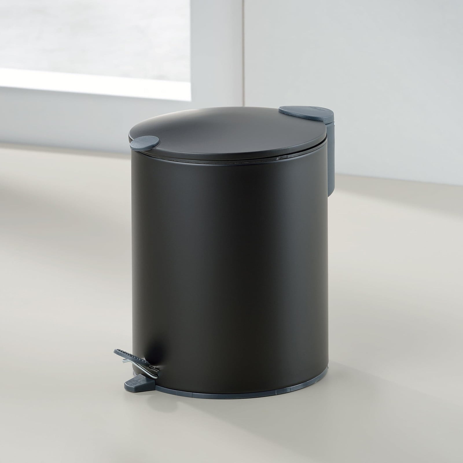 Kela Lijn 23702 Emmer, 5 liter, Zwart