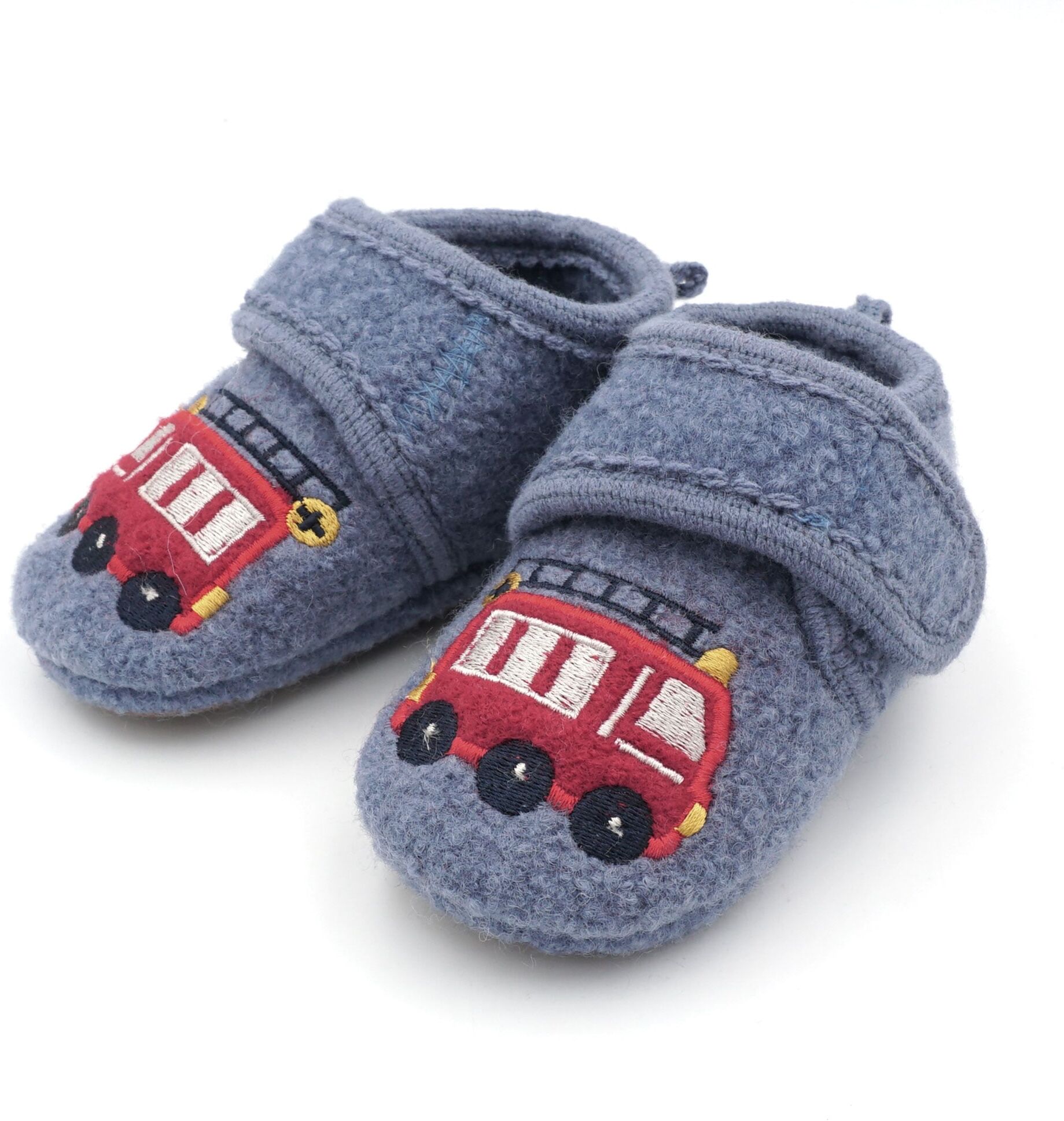 Hüttenschuhe MAXIMO, Jungen, Gr. 23/24, blau (denim), Obermaterial: 100% Wolle, bestickt, mehrfarbig, Schuhe Hüttenschuhe, Lauflernschuhe, Klettverschluss, Anti-Rutsch-Sohle, wärmend, Wolle denim 23/24