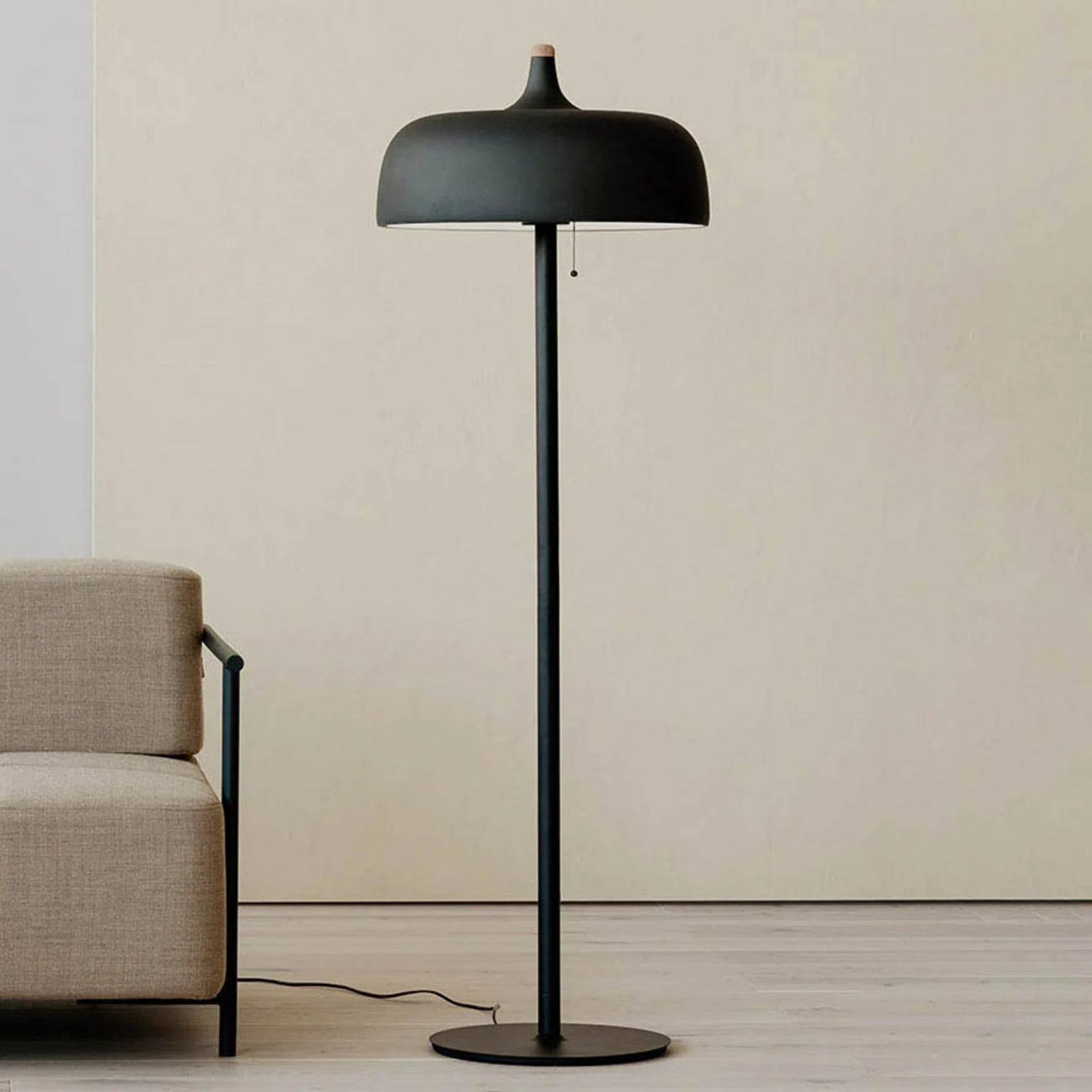 Northern Acorn Vloerlamp Matt Black met lampenkap