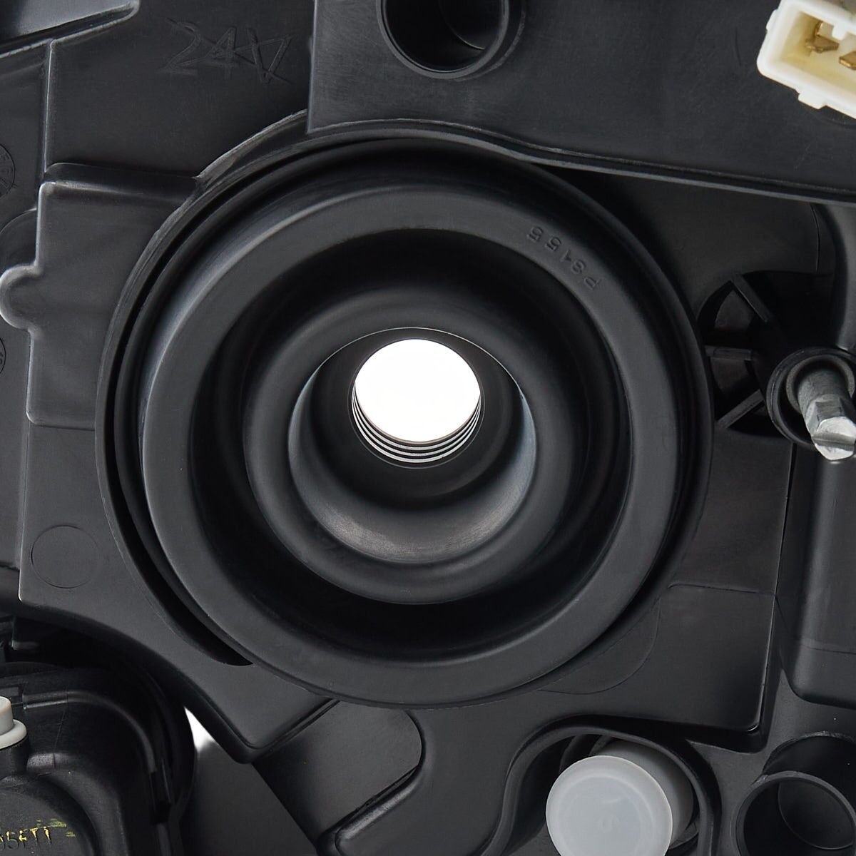 TYC 20-11605-15-2 Headlight