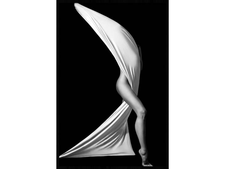 Wandkraft Bild, Schwarz, Kunststoff, Menschen, Frauen, rechteckig, 90x135 cm, Fotografie, einfache und schnelle Anbringung, glänzend, gerahmt, Bilder & Rahmen, Bilder, Sonstige Wandbilder