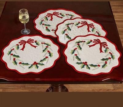 Touch of Class Holly Wreath Round Placemats Ivory Set of Four, Set of Four, Ivory