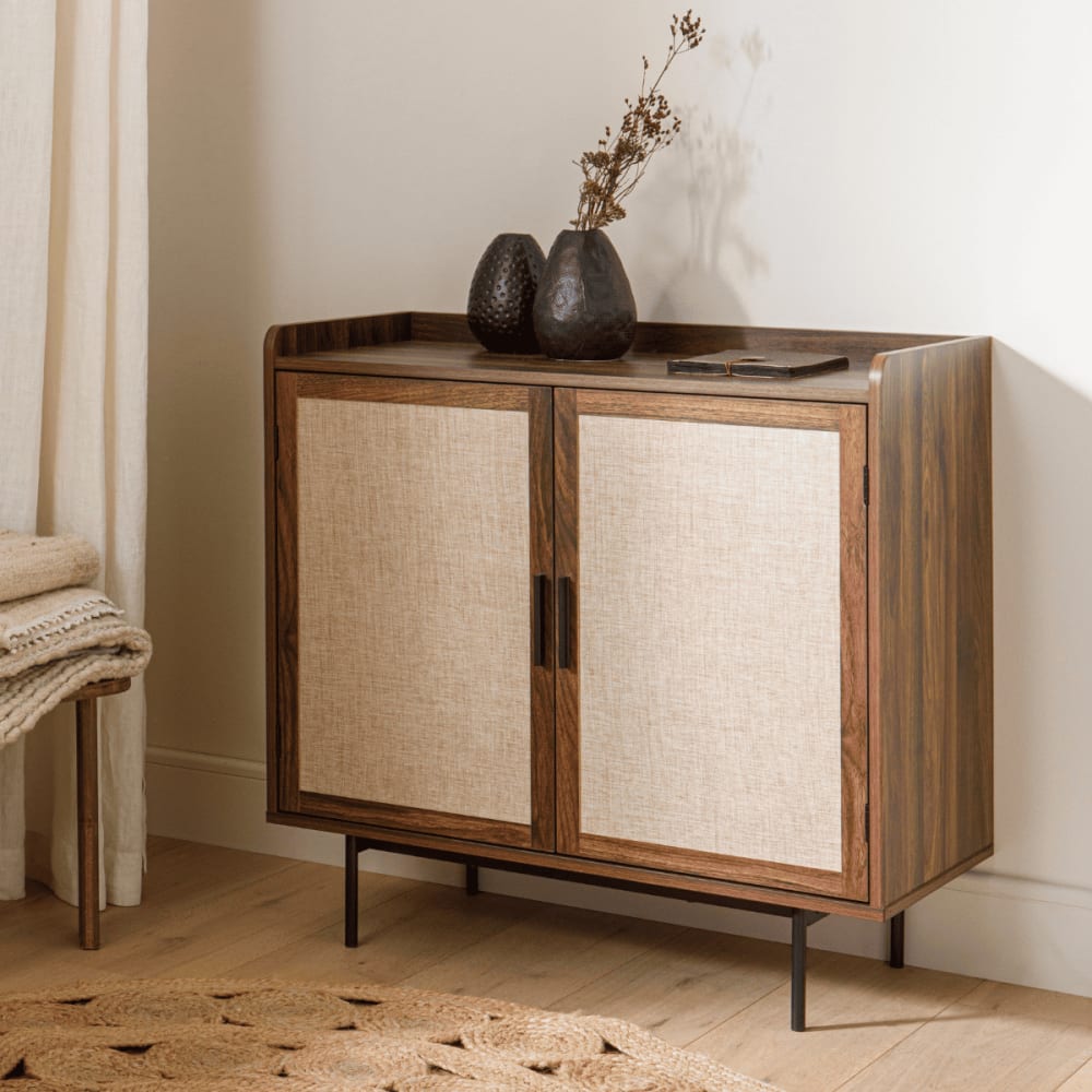 Calicosy Buffet de 2 puertas con decoración de nogal y frentes de tela l80 cm