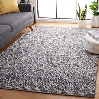 SAFAVIEH Handmade Ebony Normanna Modern Rug