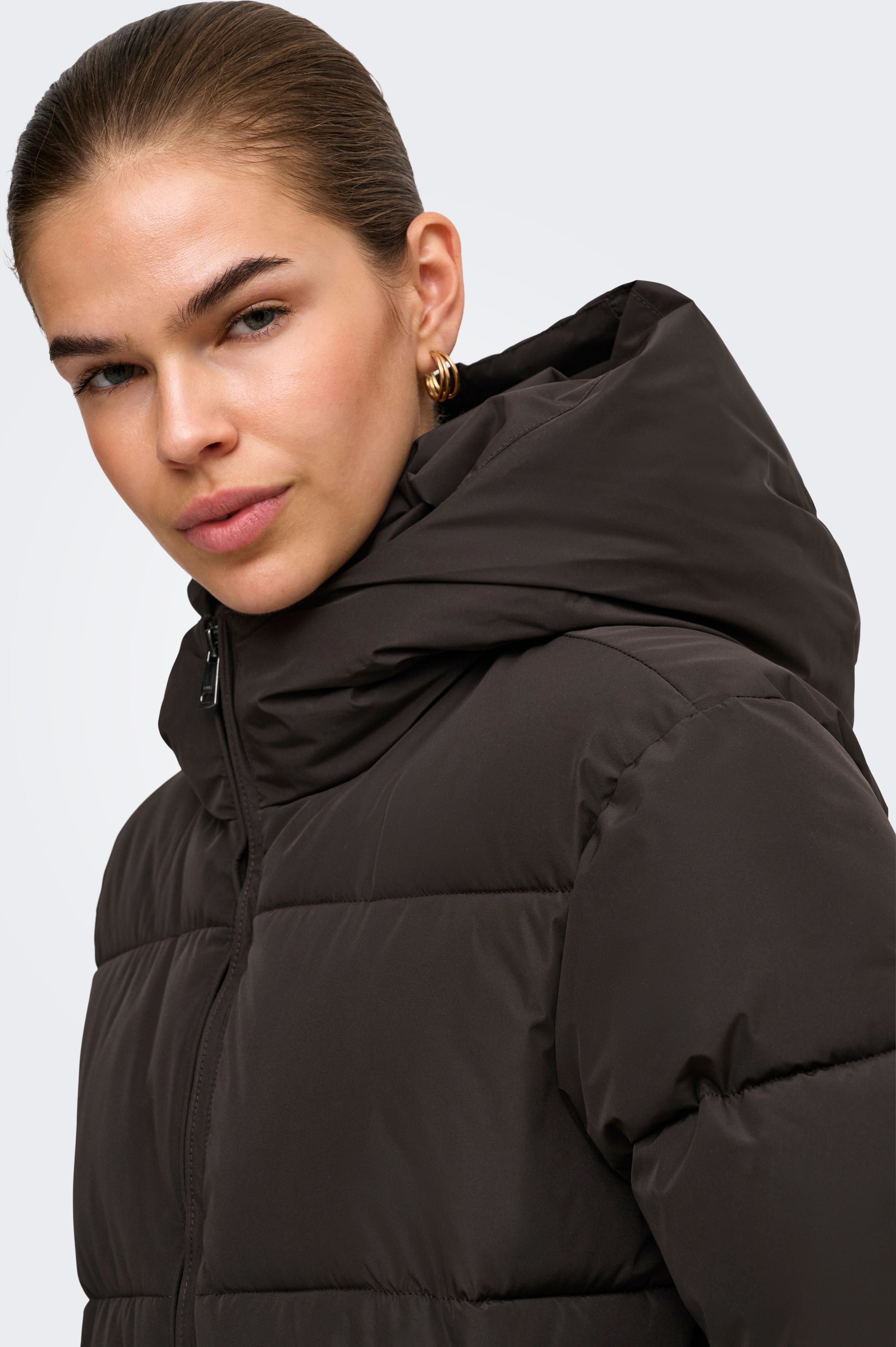 Steppmantel ONLY "ONLJUTA PUFFER COAT OTW", Damen, Gr. S, braun (chocolate torte), Steppware, Obermaterial: 100% Polyester, unifarben, Po-bedeckend, Mäntel Steppmantel, Kunstfaser chocolate torte S