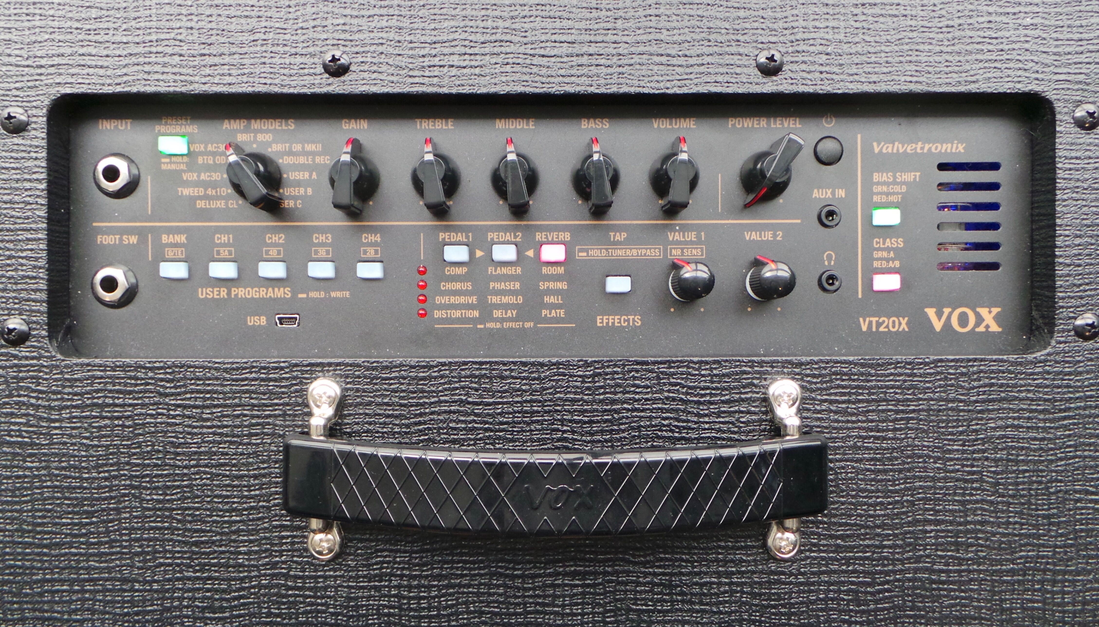 Vox VT20X  Combo a transístor