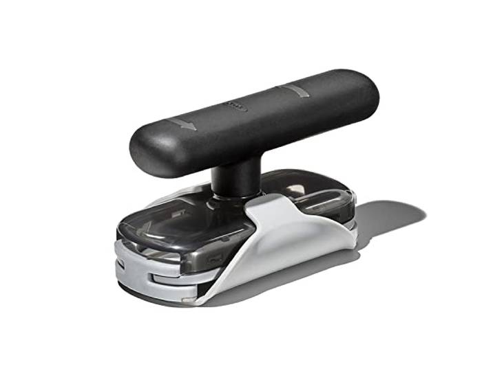 OXO Good Grips Drehbarer Glasöffner mit Basis-Pad
