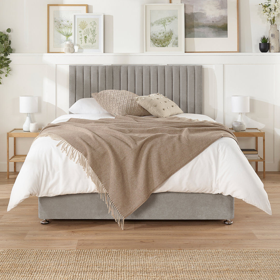 17 Stories Nakisha Bed Silver Double (4'6)